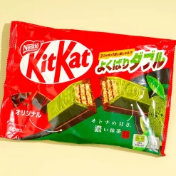 Kit Kat Yokubari Double Chocolates - Dark Matcha & Original
