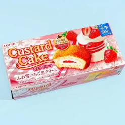 Lotte Custard Cake - Strawberry Fresh Cream