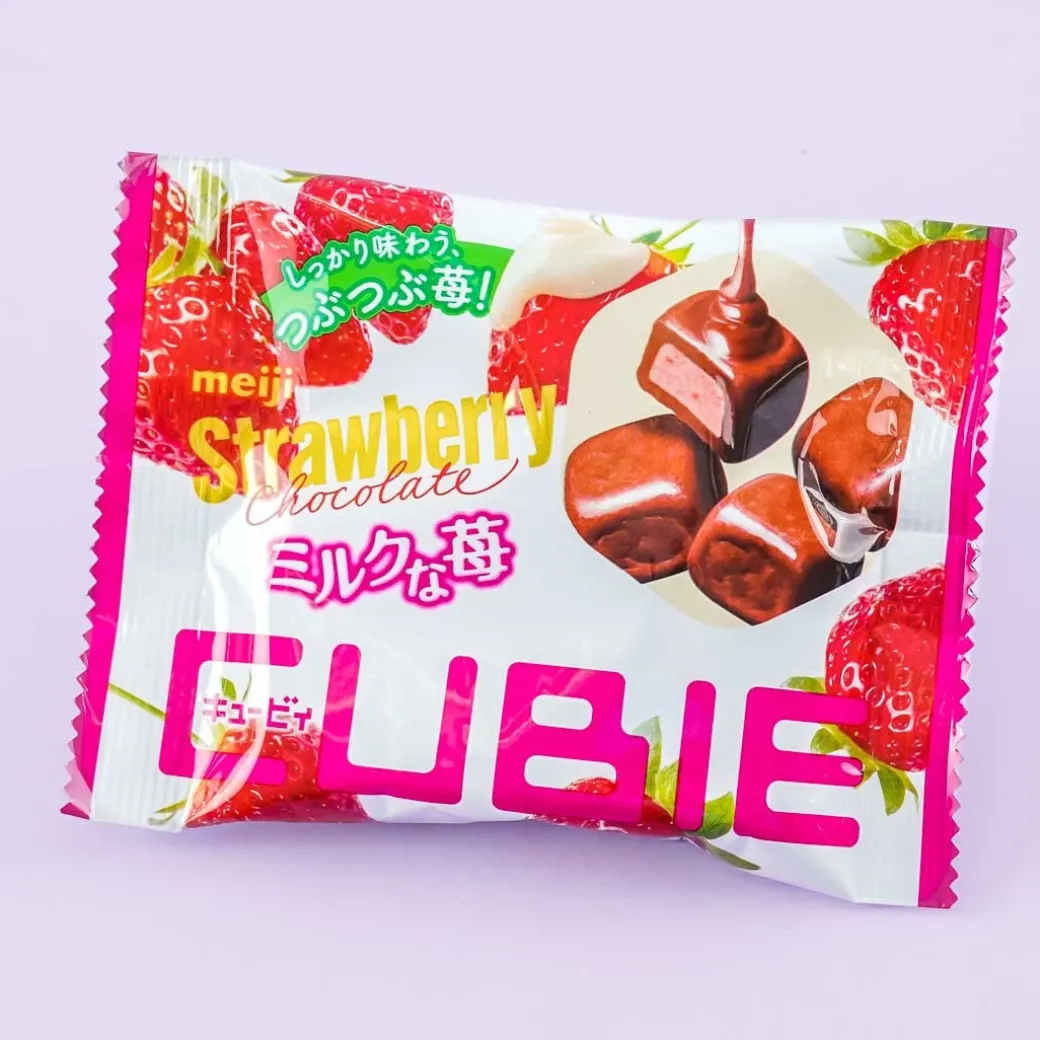 Meiji Cubie Strawberry Chocolate