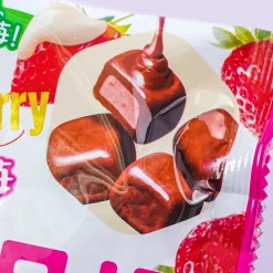 Meiji Cubie Strawberry Chocolate