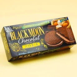 Morinaga Black Moon Chocolat Soft Cake