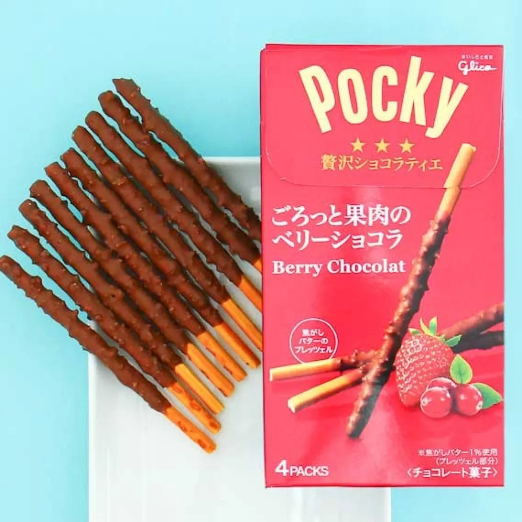 Pocky Biscuit Sticks - Berry Chocolate
